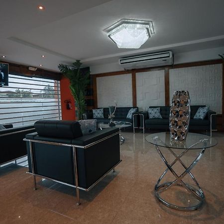Runway Hotel Piarco Εξωτερικό φωτογραφία